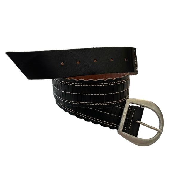 Banana Republic women’s size Small black leather scalloped edge‎ belt. EUC - Picture 1 of 7